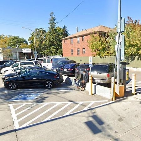 Spacious Room With Ensuite Bathroom Near Subway, Koreatown & Uoft Toronto Eksteriør billede