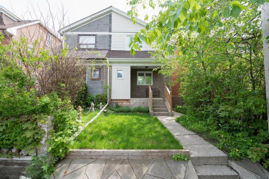 Spacious Room With Ensuite Bathroom Near Subway, Koreatown & Uoft Toronto Eksteriør billede